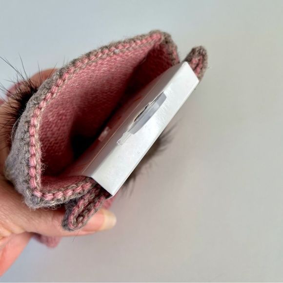 LOF Dusty Rose Pink Knit Gloves, Smart Tech Finger Tips, Fur Puff Decora… - Picture 5 of 5
